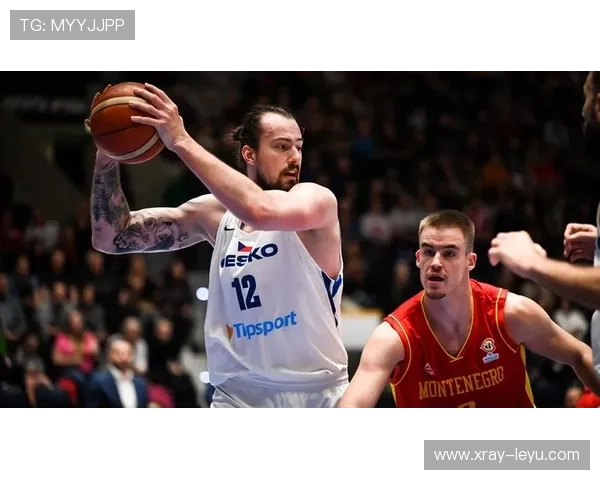 丹尼·格兰杰突破效率提升显著 助步篮网多点开花