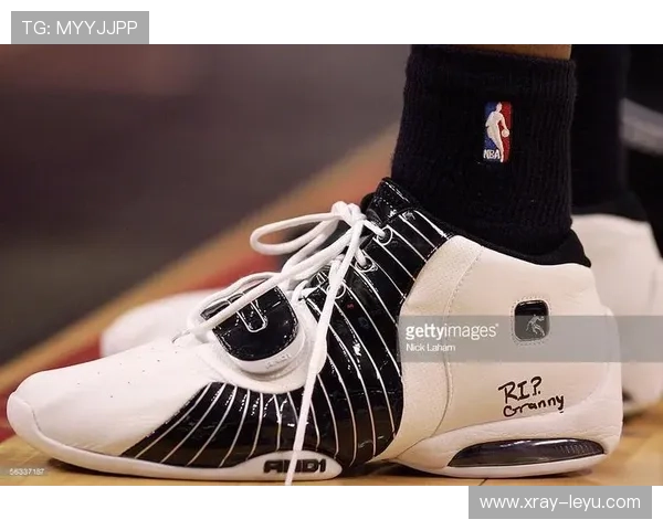 克里斯·韦伯挡拆拉开空间效率提升对比队内内线明显